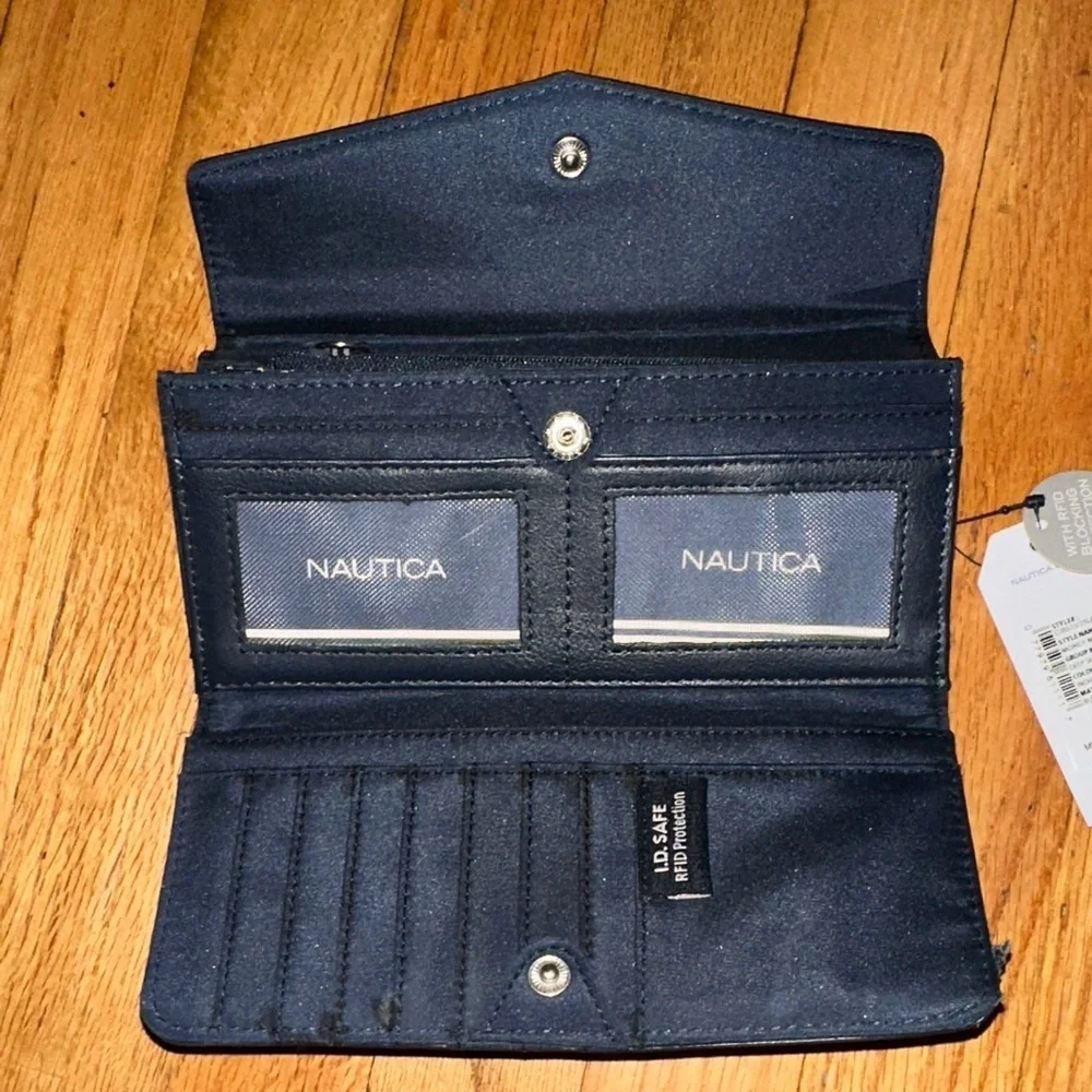 Nautica navy blue Wallet NWT